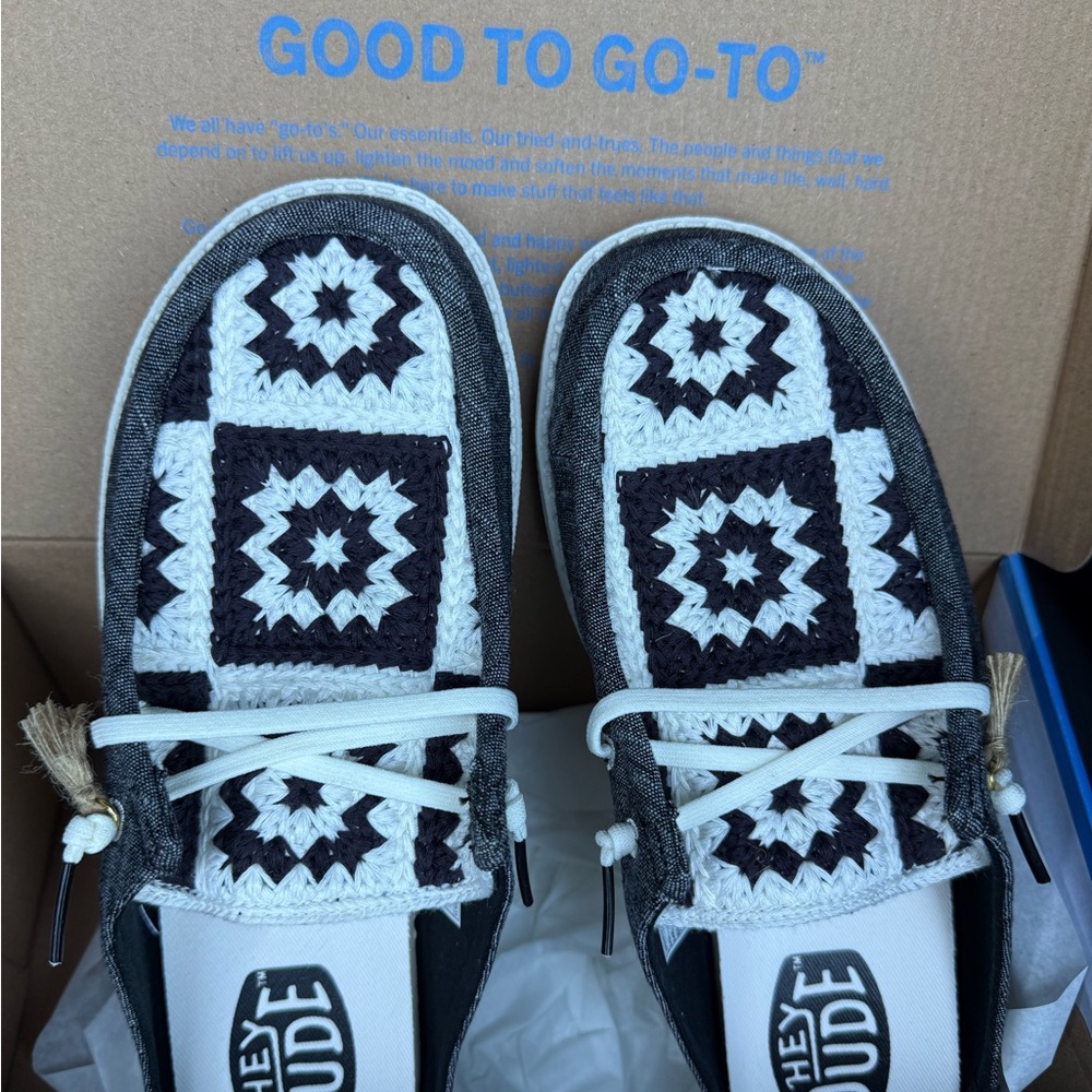 HEY DUDE - Wendy Slip Cottage Crochet Mule